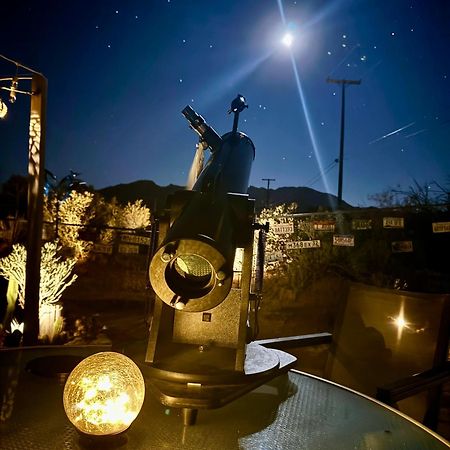 Float Pool, Hot Tub, Sauna, Views, Telescope-Skywatchers Haven Joshua Tree Eksteriør billede